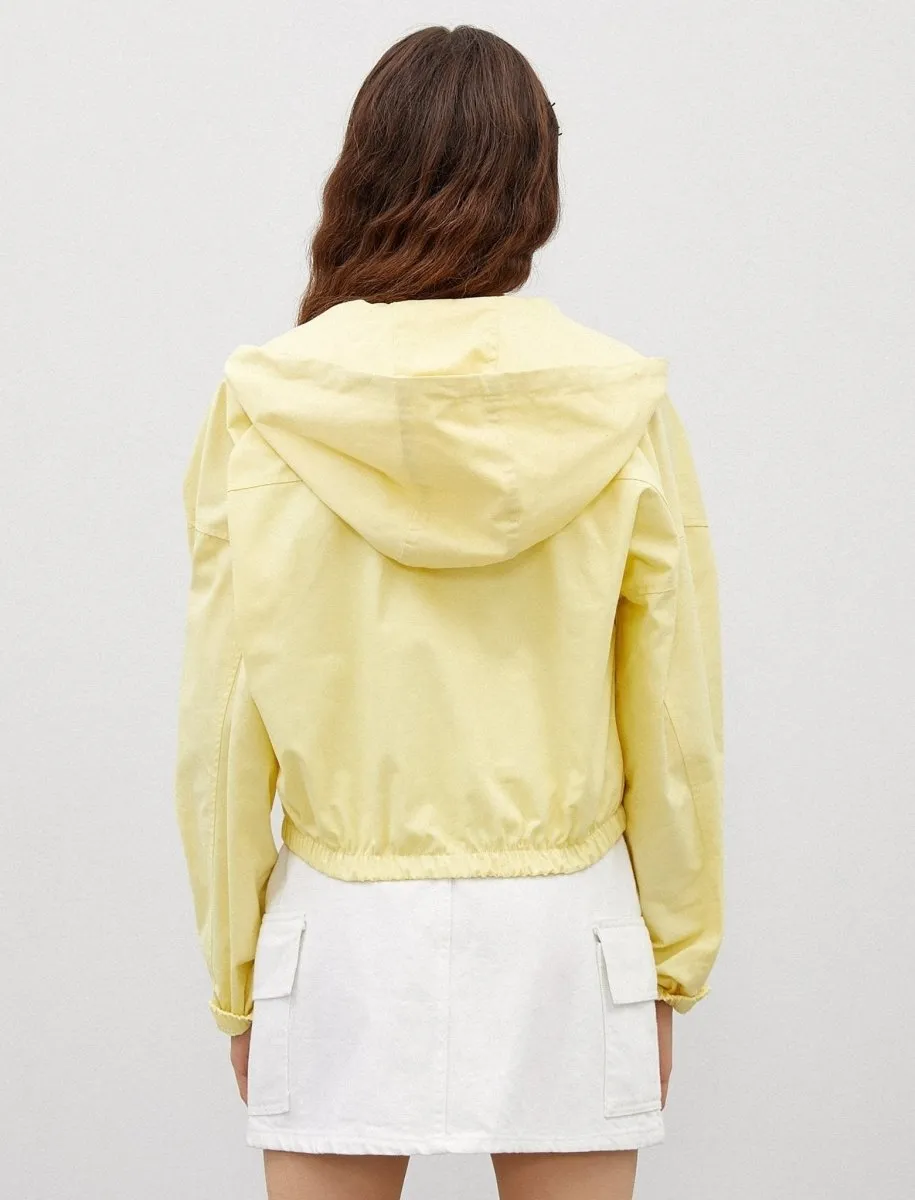 Cropped Windbreaker in Yellow