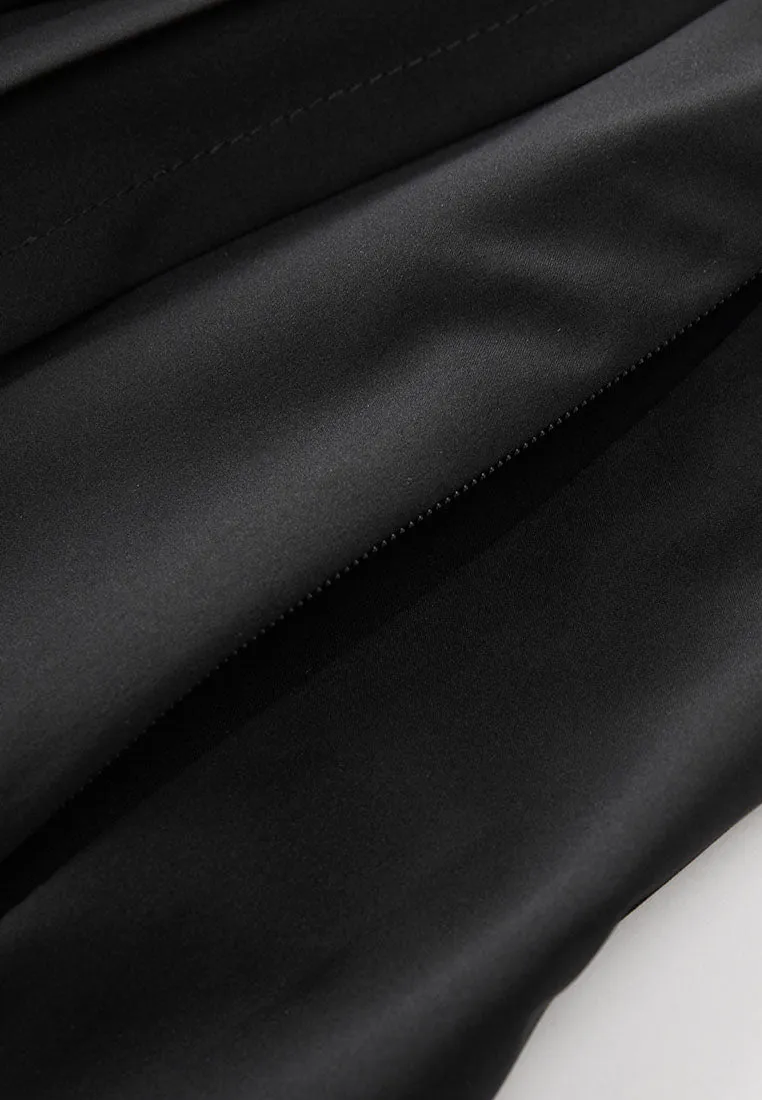 Eros Water- and Wind Resistant Pleated Above-the-Knee Skirt