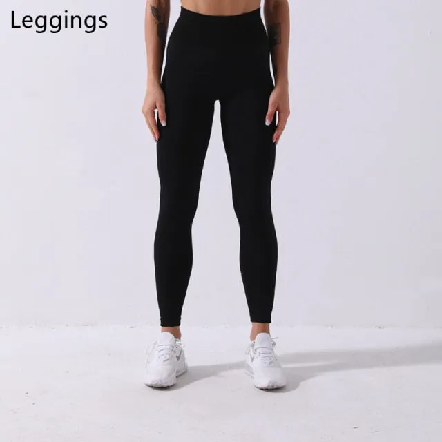 Trendy Seamless Yoga Long Sleeve Crop Top And Leggings Set
