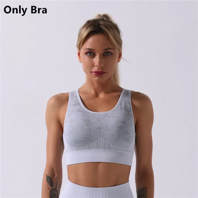 Trendy Seamless Yoga Long Sleeve Crop Top And Leggings Set