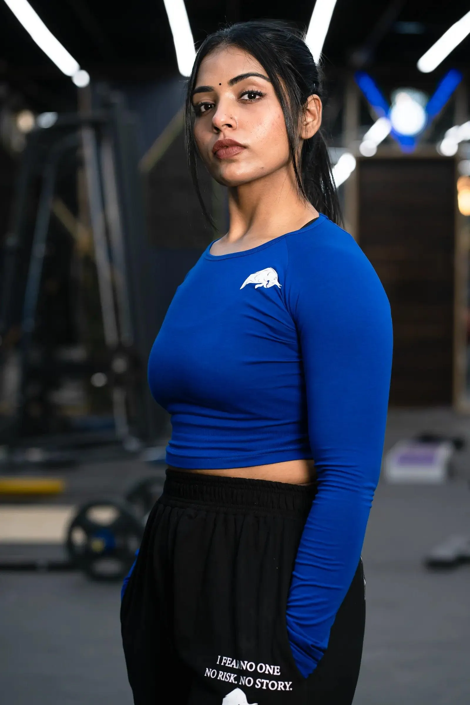 WILD VERVE LIFTING LONG SLEEVE CROP TOP (ROYAL BLUE)